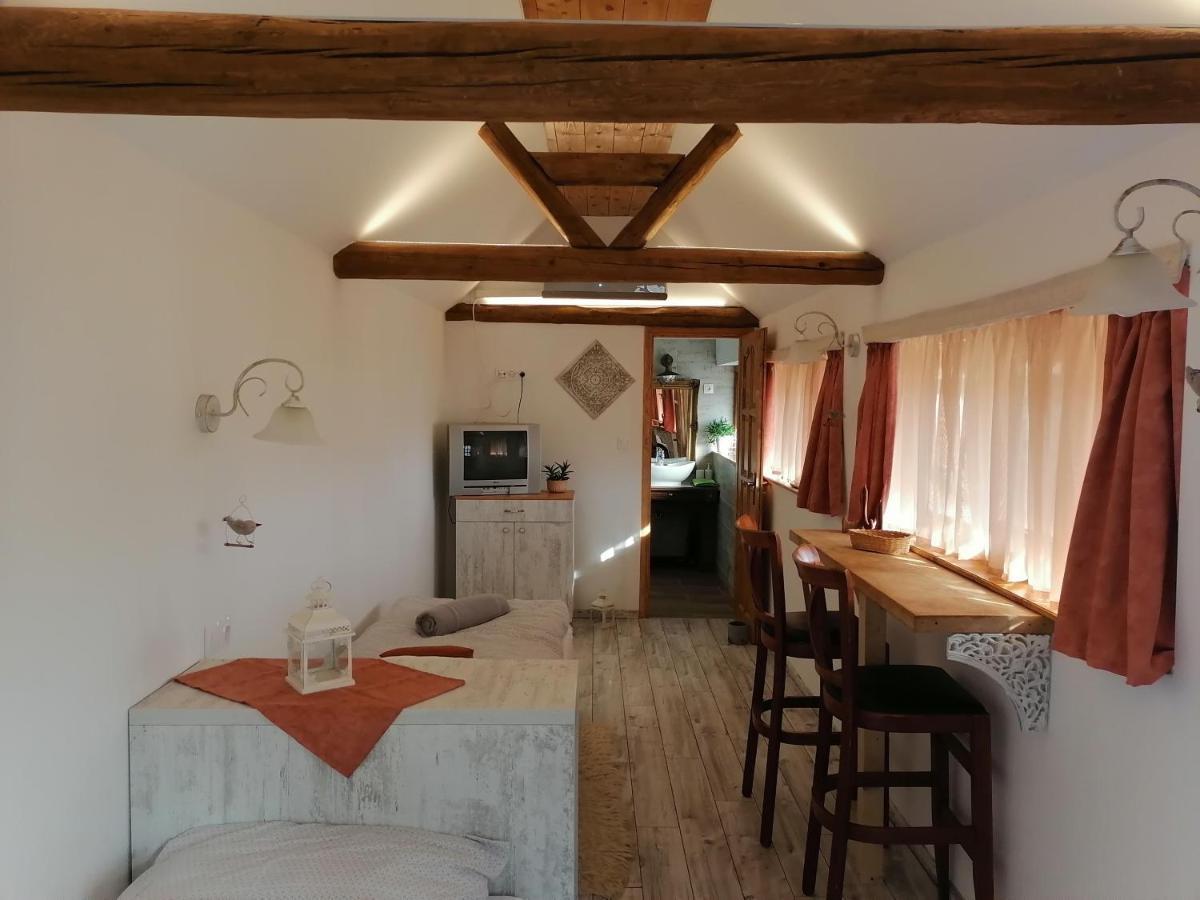 Mives Vendeghaz Hotel Pogány Eksteriør billede