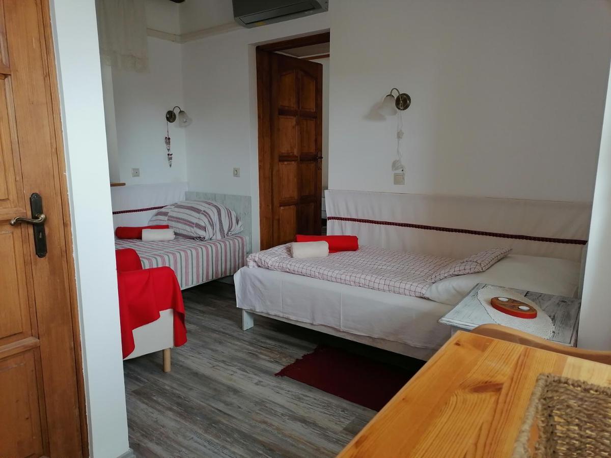 Mives Vendeghaz Hotel Pogány Eksteriør billede