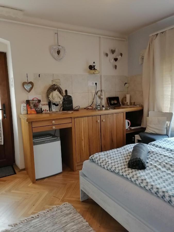 Mives Vendeghaz Hotel Pogány Eksteriør billede