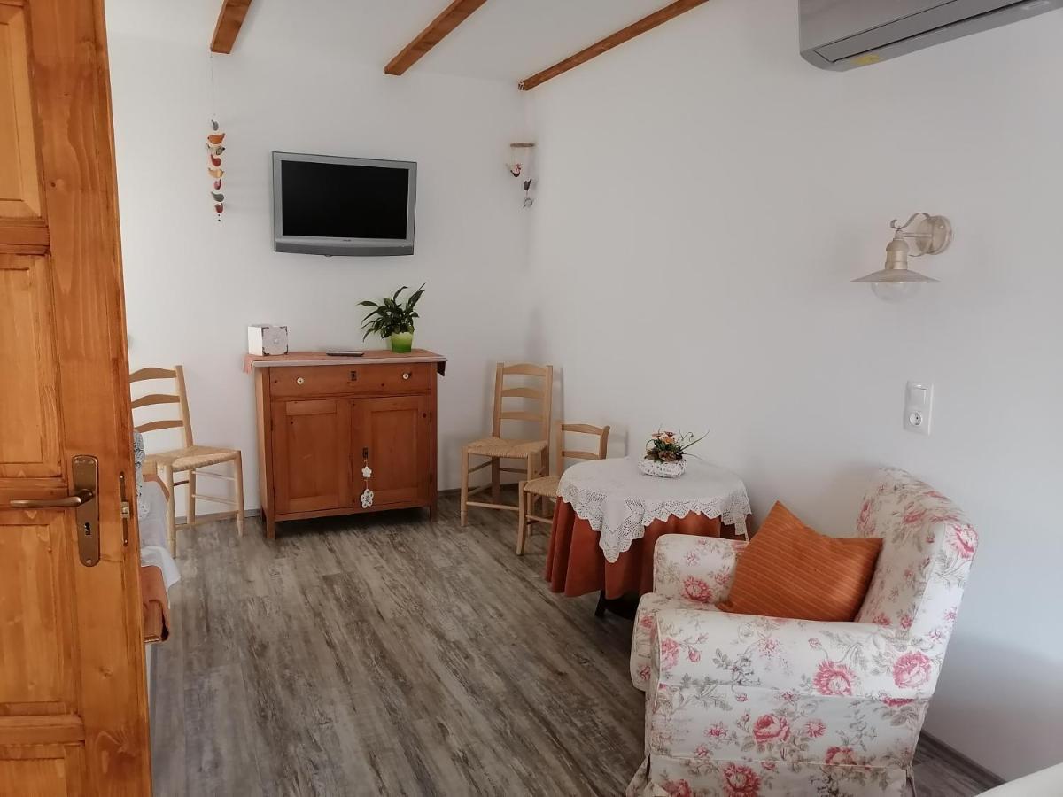 Mives Vendeghaz Hotel Pogány Eksteriør billede
