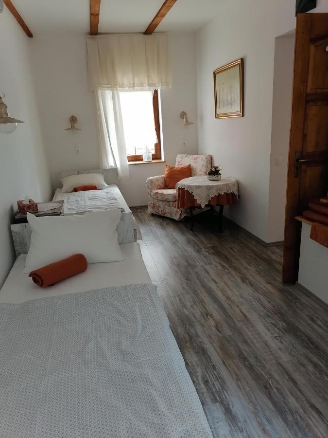 Mives Vendeghaz Hotel Pogány Eksteriør billede