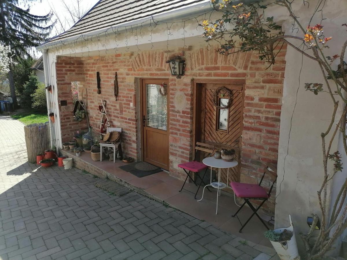 Mives Vendeghaz Hotel Pogány Eksteriør billede