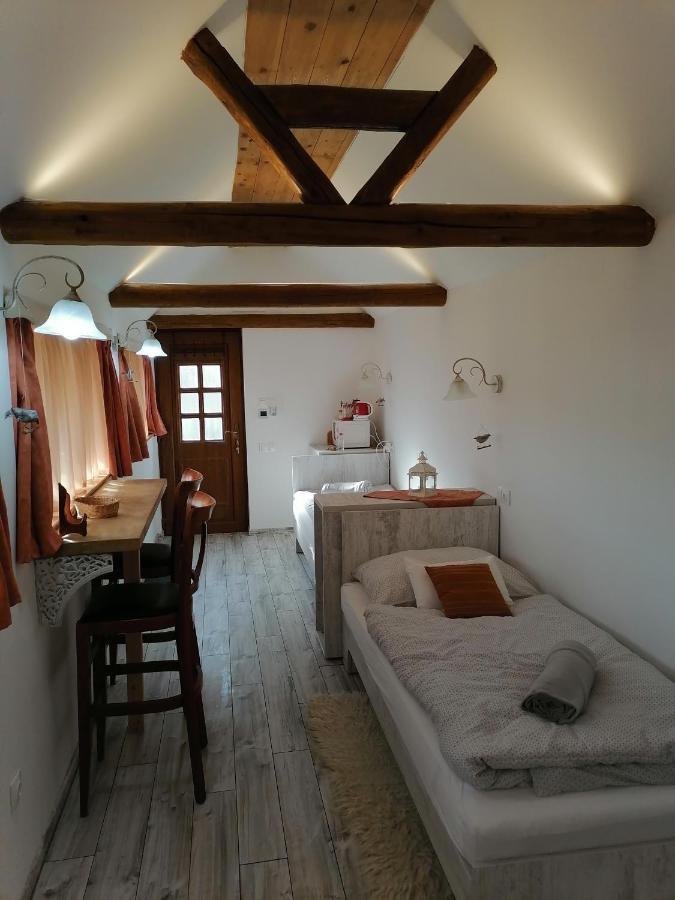 Mives Vendeghaz Hotel Pogány Eksteriør billede